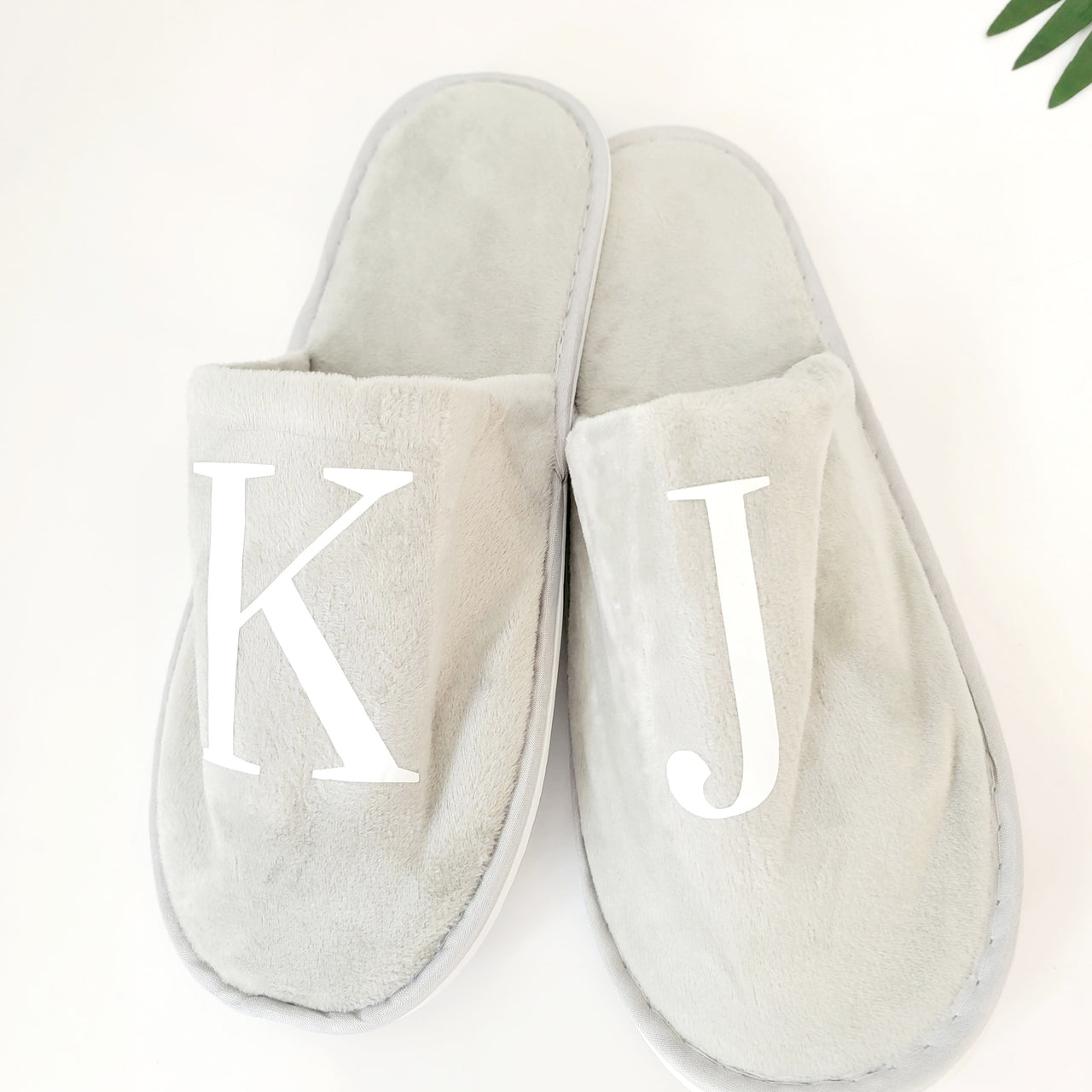 Personalized Guest Slippers Set - Monogrammed Houseguest Slippers - Bridesmaids Slippers - Hotel Spa Slippers - Airbnb Slippers Set