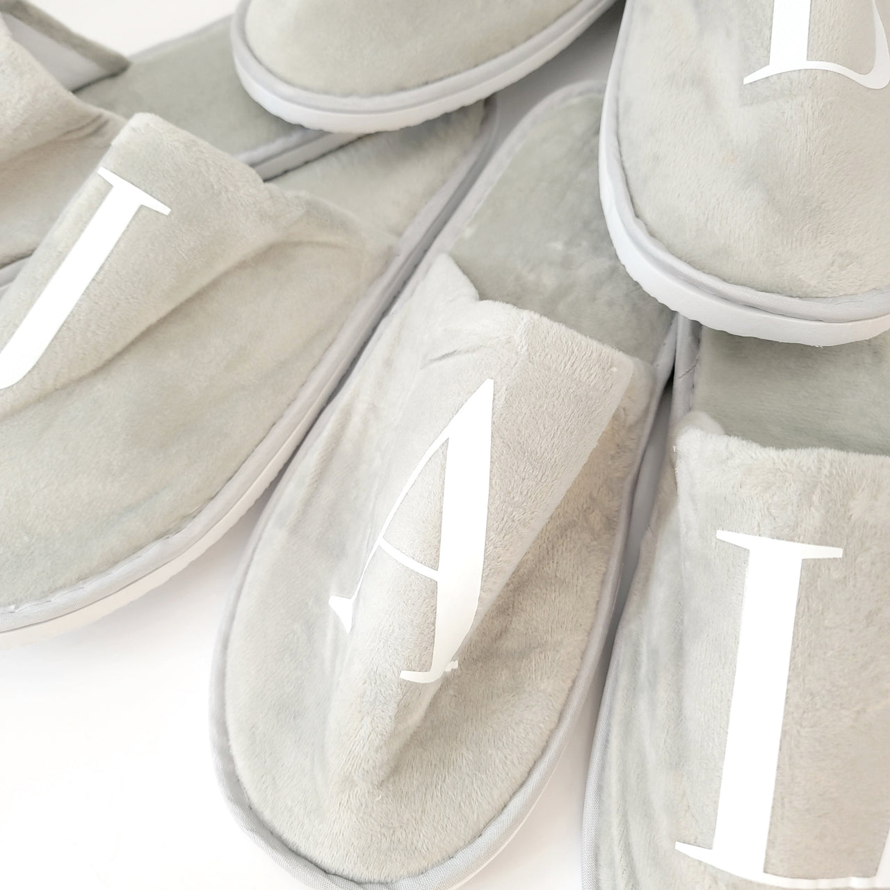 Personalized Guest Slippers Set - Monogrammed Houseguest Slippers - Bridesmaids Slippers - Hotel Spa Slippers - Airbnb Slippers Set
